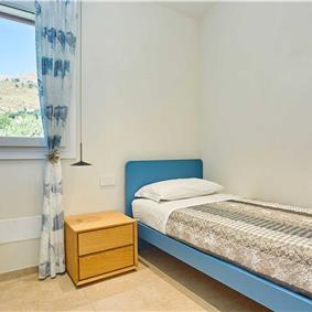 3 bedroom villa with infinity pool and jacuzzi, Scopello, sleeps 5-6